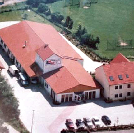 Betriebsgebäude der Schreinerei Lange ab 1990 in der Friedhofstraße in Ebermannstadt in der Fränkischen Schweiz - Tradition seit 1848